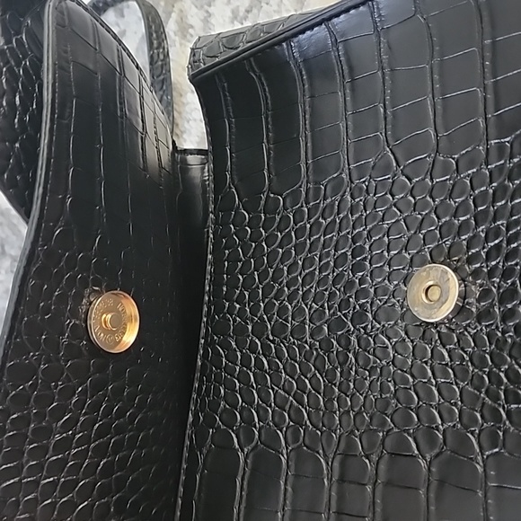 Betsey Johnson Pocketbook - Picture 5 of 6